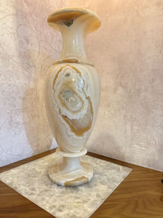 Ваза из оникса большая 40 см