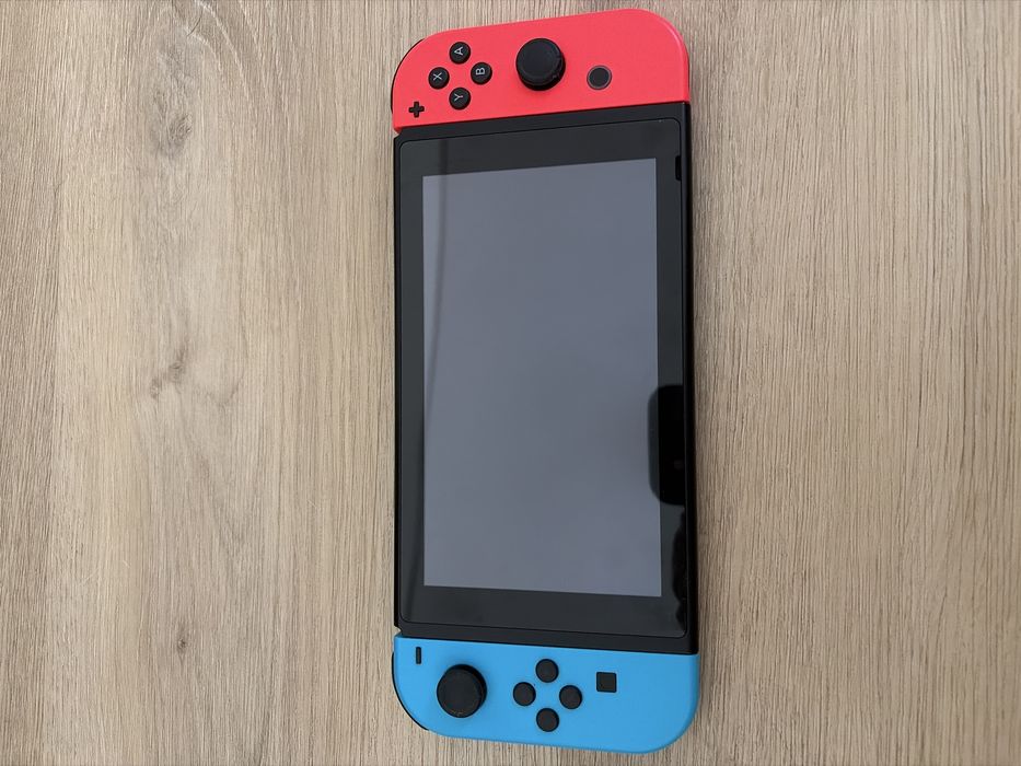 Nintendo switch v2 + Super Mario Bros Deluxe