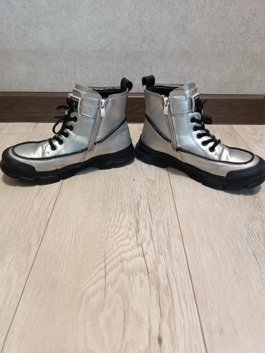 Осінні ботінки 35 розмір