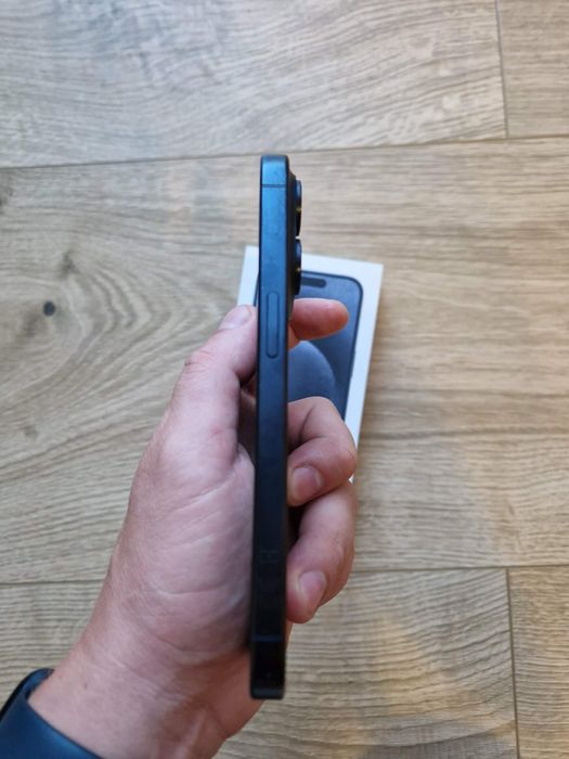 Iphone 15 pro. Bateria 90%. Jak nowy!