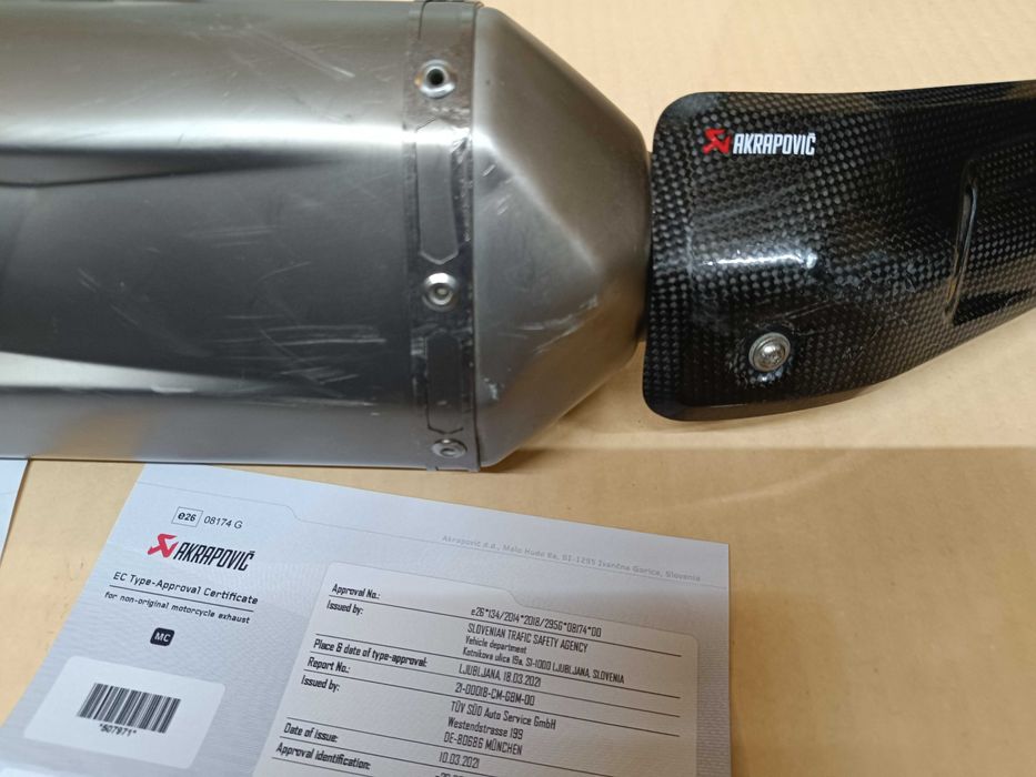 PONTEIRA AKRAPOVIC YAMAHA TENERE 700 - com um dano