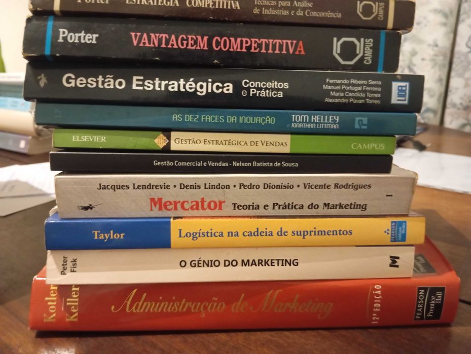 Vendo livros técnicos Novos ou quase novos. Cada um 10 euros.