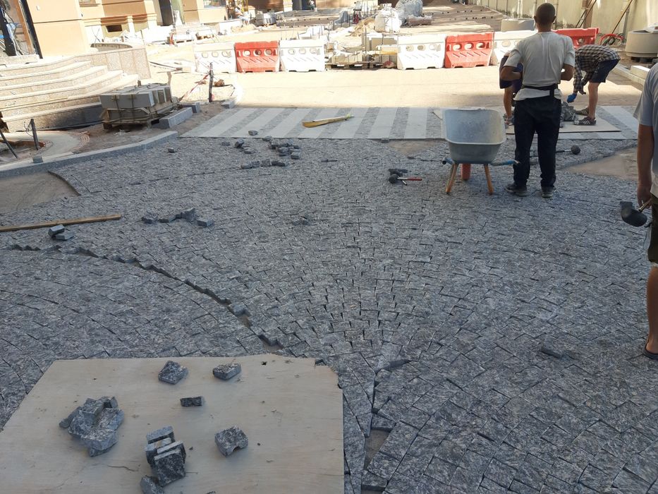 Укладка тротуарной плитки. И гранитной брусчатки. - Будівельні послуги ...