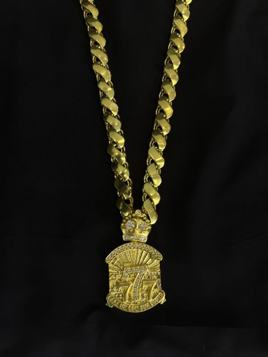 Cordão de moeda antiga