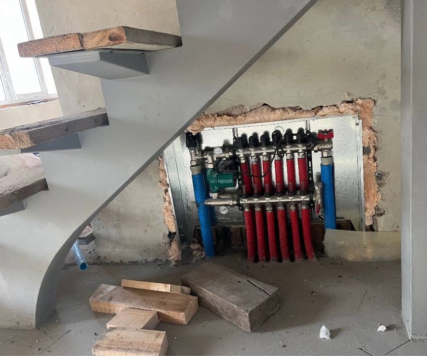 Сучасн.котеж закритою територ.в р-н нових котед. поруч центр.частини.