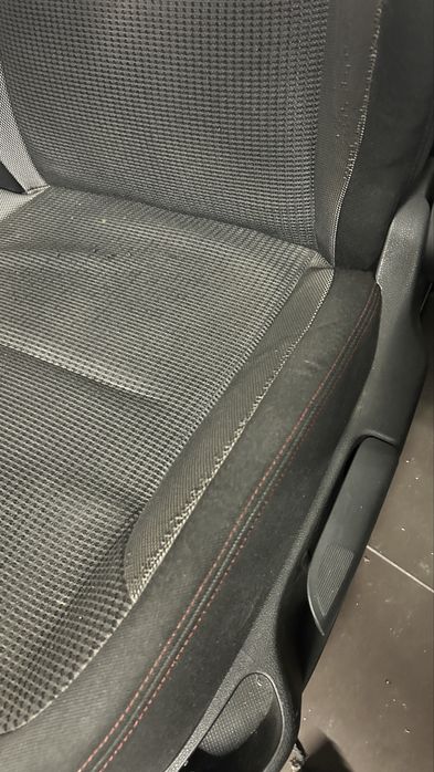 Bancos peugeot 308 linhas a vermelho