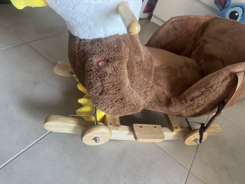 Baloiço aguia com som
