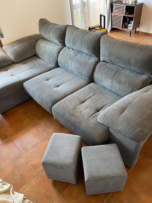 Sofa, com arrumacao e dois bancos