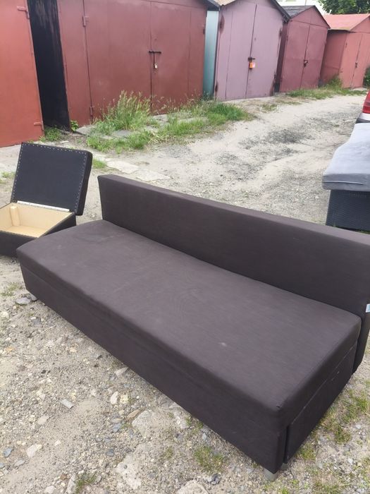 Kanapa rozkładana z pufa