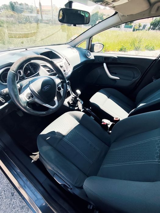 Ford Fiesta 1.4 TDCi Titanium revisão efetuada incluindo distribuição