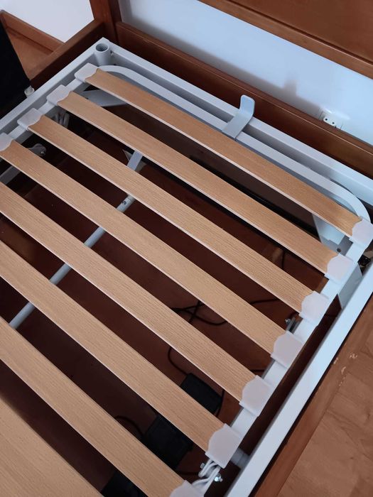 Estrado articulado eléctrico