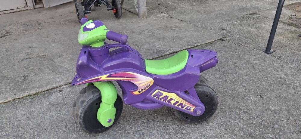 Дитячий транспорт мотобіг