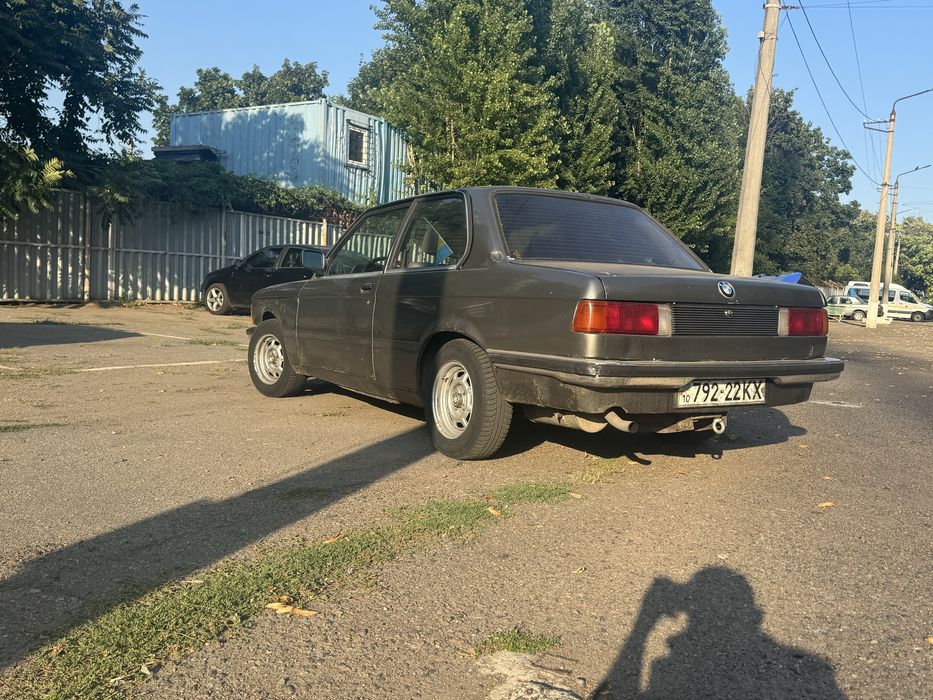 Продам BMW 318 E21