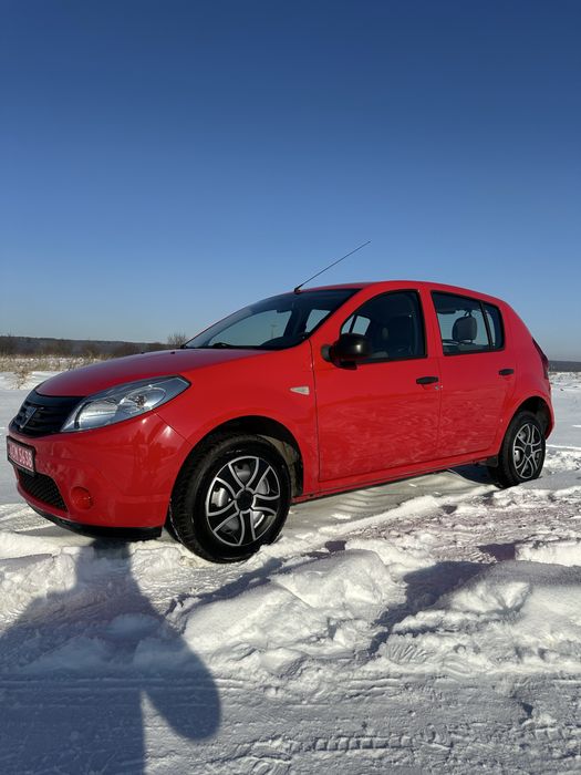 Dacia Sandero 2012 року випуску, рідна фарба