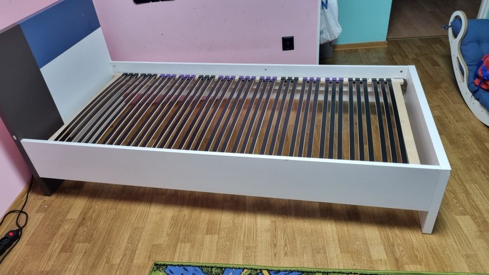 Sprzedam łóżko dzieciece-młodzieżowe