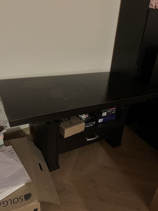 Komplet podświetlanych mebli