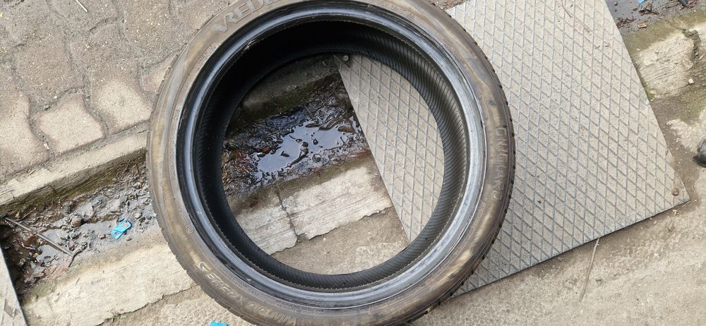 235/40 R19 96Y Vredestein Wintrac Xtreme S 8,5mm 2016r