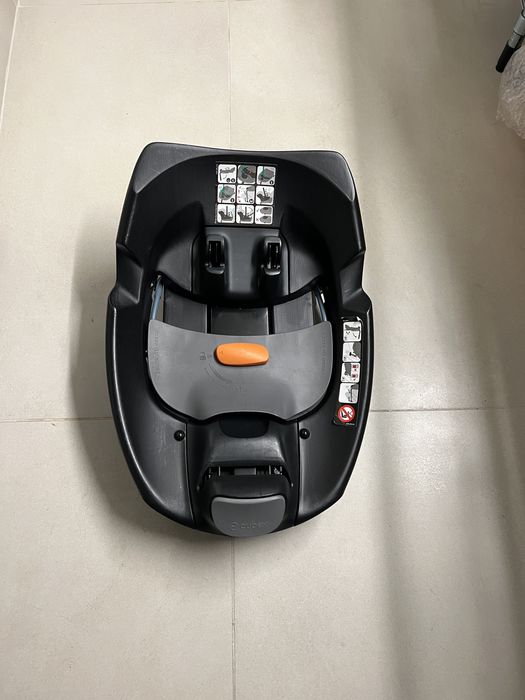 conjunto cybex. carrinho, coque e alcofa que se transforma em cadeira