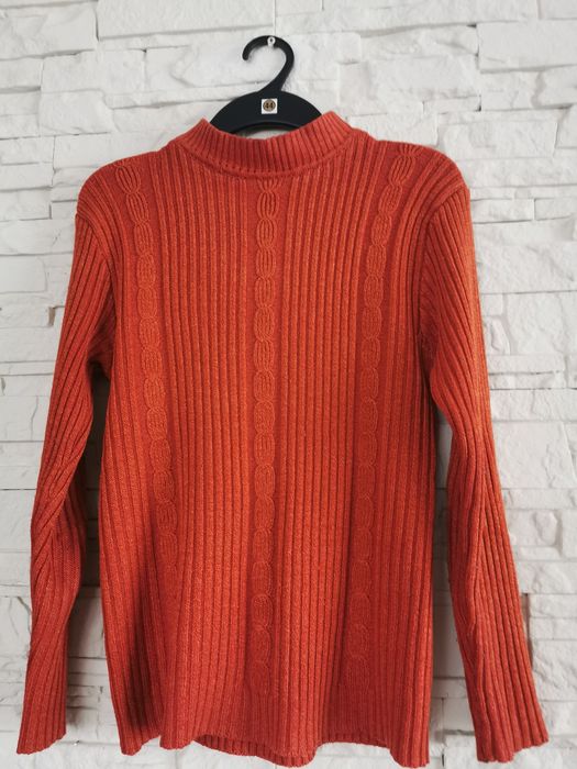 Golf damski w prążek i w kolorze cegły