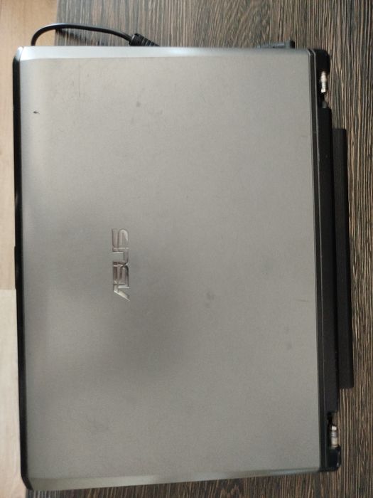 Ноутбук Asus F6E