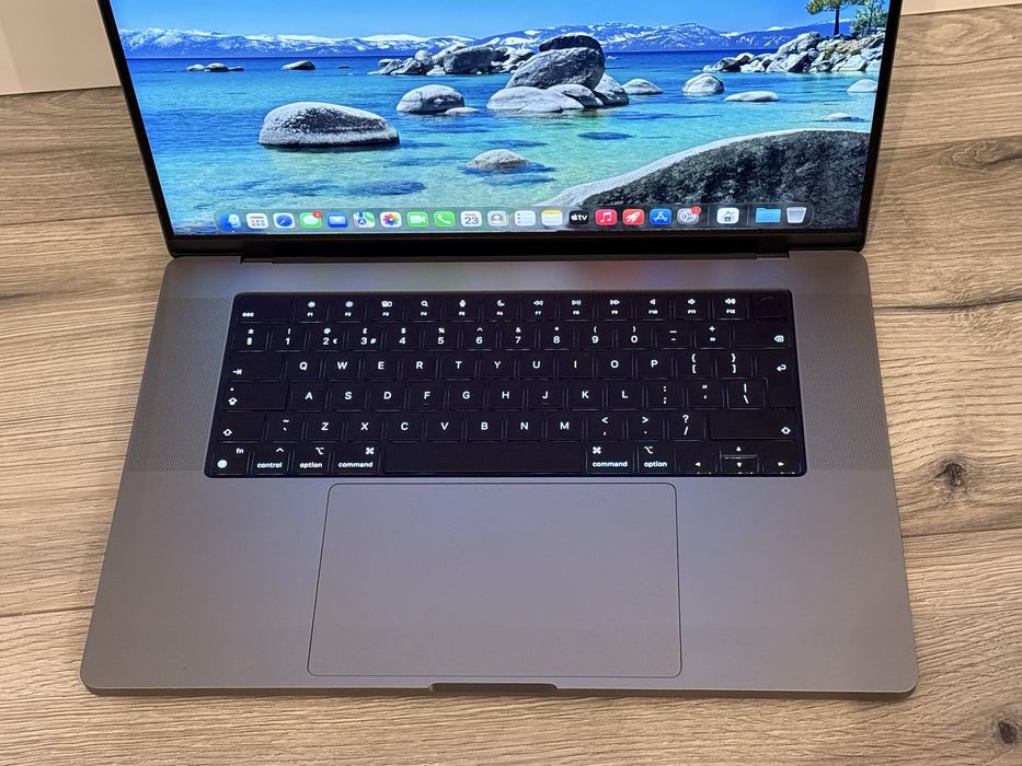 Apple MacBook Pro M2 PRO 16