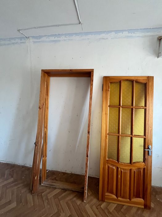 Продаю меж комнатный двери