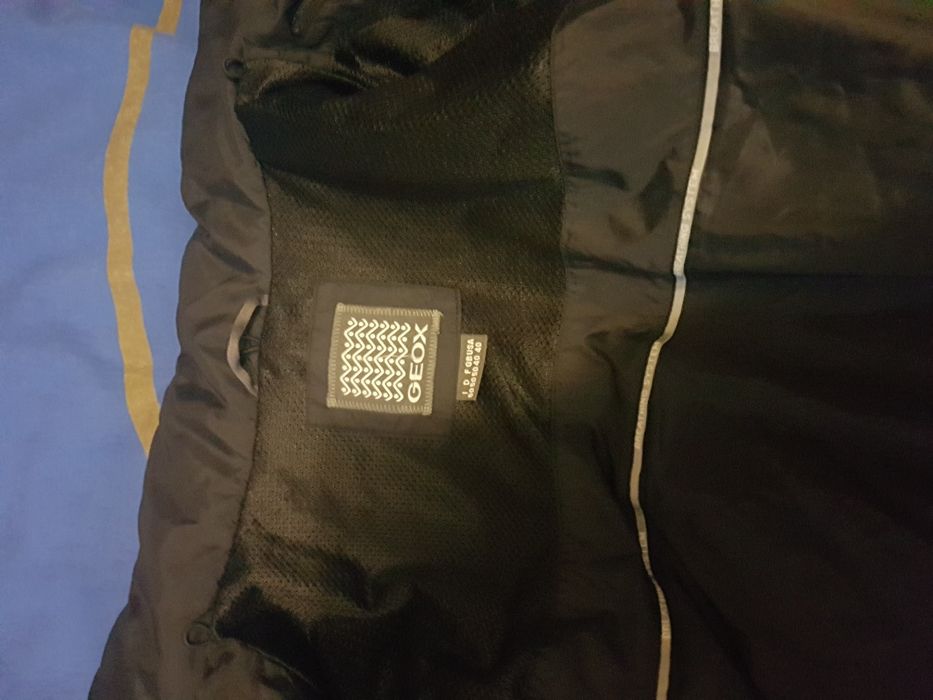 Продам оригинальную мужскую куртку Geox