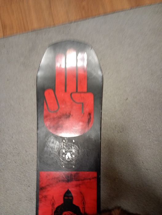 Deska snowboardowa firmy bataleon