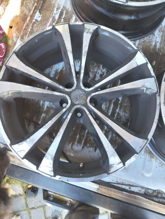 Jantes Renault em 16 e VW em 18