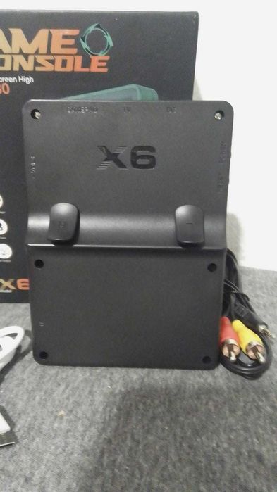 Consola Portátil Retrô X6 - Preto - Nova!!