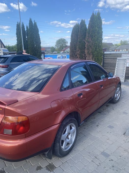 Audi a4 b5 автомобіль