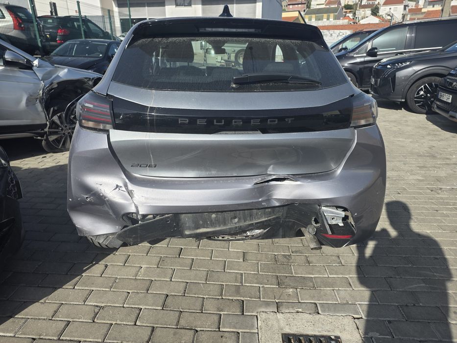 Peugeot 208 1.2 75cv