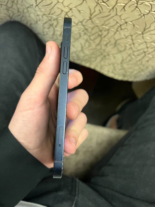 Айфон 12 на 64 гб акб 78%