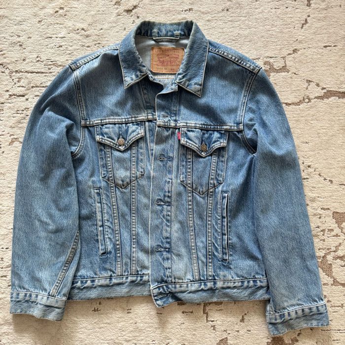 Джинсовка Levis джинсова куртка S