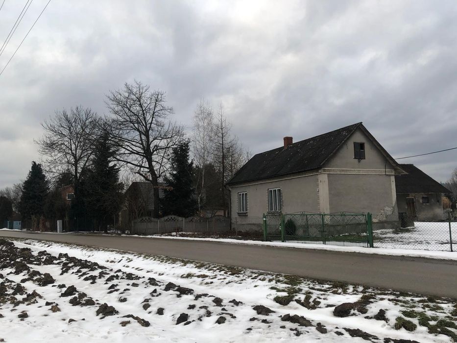 Dom do remontu w malowniczej okolicy.