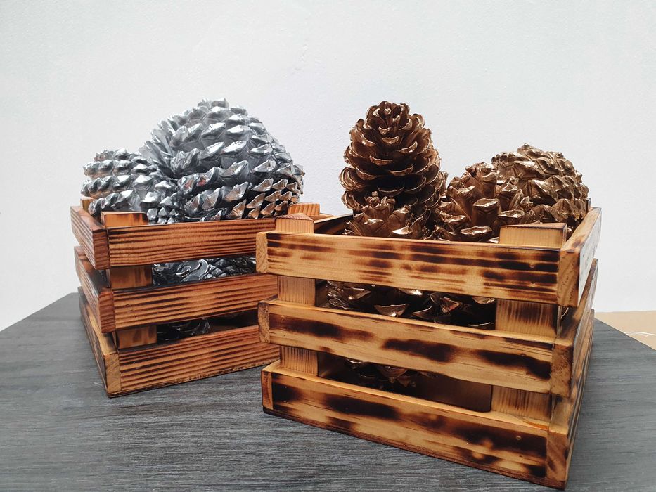 Pinhas pintadas para decoração - natal