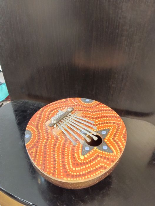 Instrumento musical tradicional - Kalimba de Coco