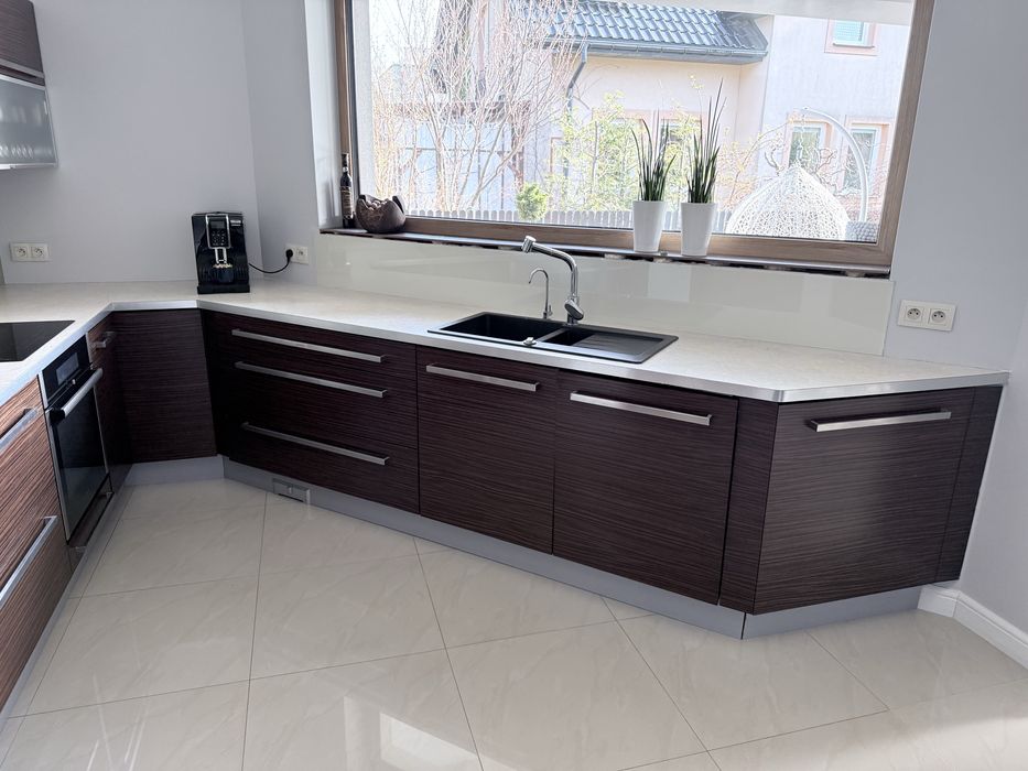 Kuchnia robiona na zamowienie.