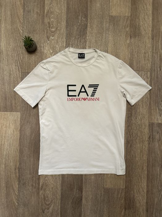 Футболка Emporio Armani AE7