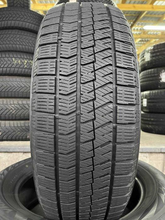 Шини зимові вживані 215/60 R17 BRIDGESTONE BLIZZAK VRX2