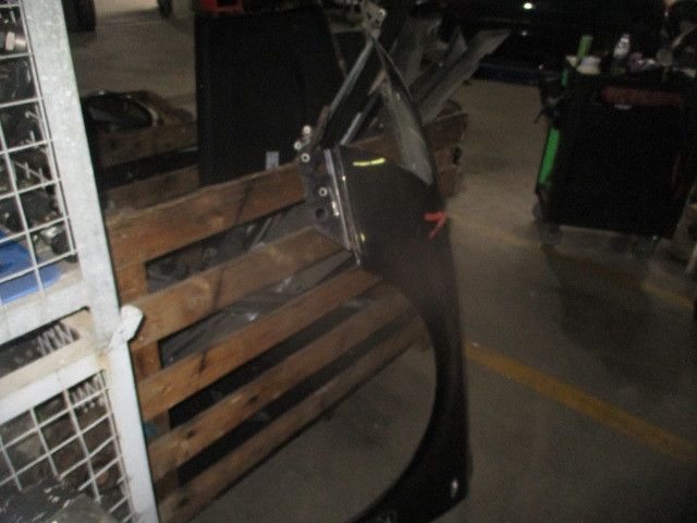 Guarda-lamas esquerdo AUDI A6 (4F2, C6)