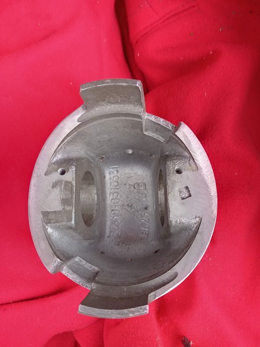 Т 150, ХТЗ. Продам поршня СМД 60 -72