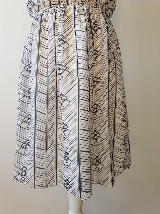 Elegancka zwiewna sukienka, 36/S