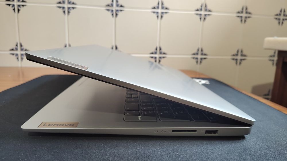Portátil | Notebook Lenovo i3 1305U