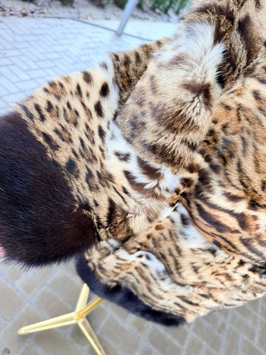 Шикарна шуба , із хутра оцелота , леопарда , та норки