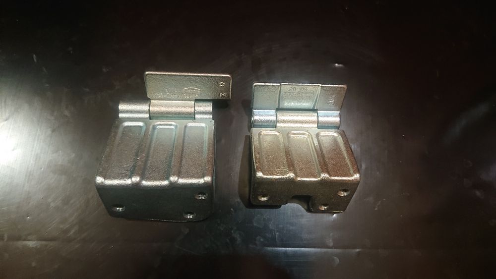 Продается Петля крышки багажника Нива Шевроле Ваз 2123