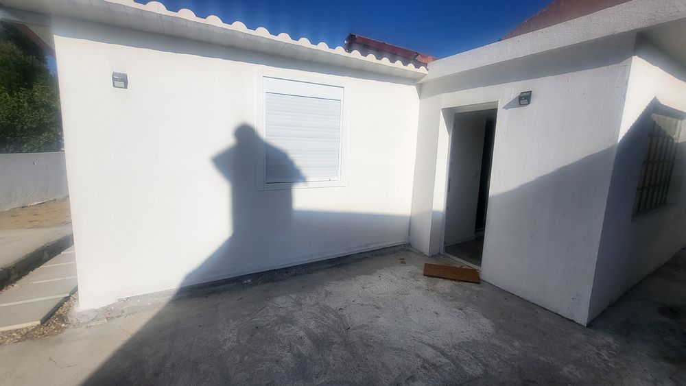 Anexo pra arrendar T1 charneca da Caparica