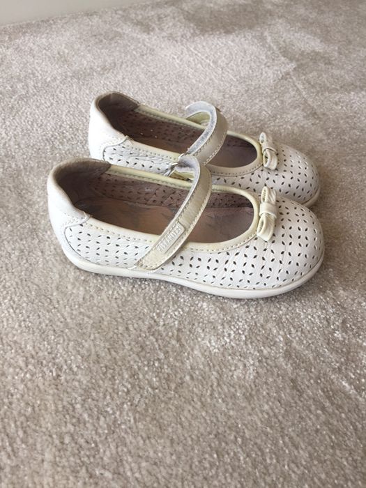 Sapatos brancos Hispanitas