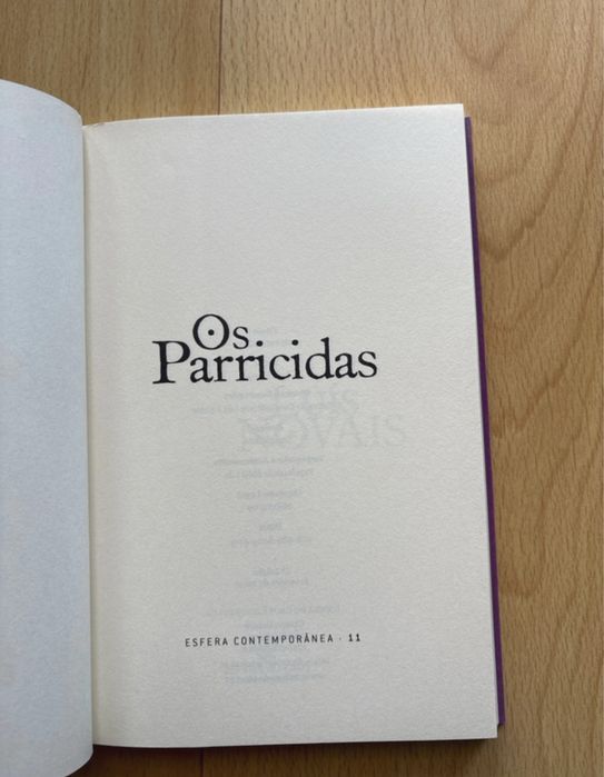 Livro “Os Parricidas” de Luis Novais