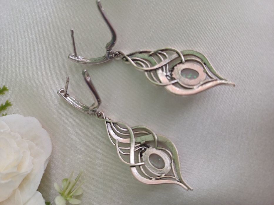 Długie Kolczyki z Opalem